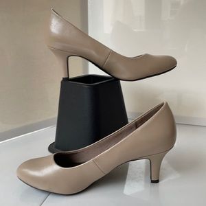 Nude heels for every day, and every occasion.